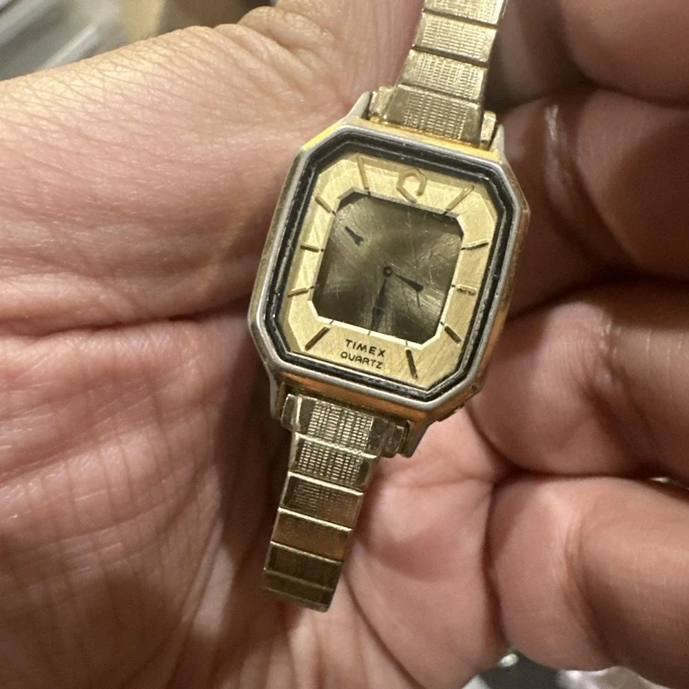 Working Vintage Q Timex Womens Watch Digital Gold Tone New Battery 19mm Fit 6.5